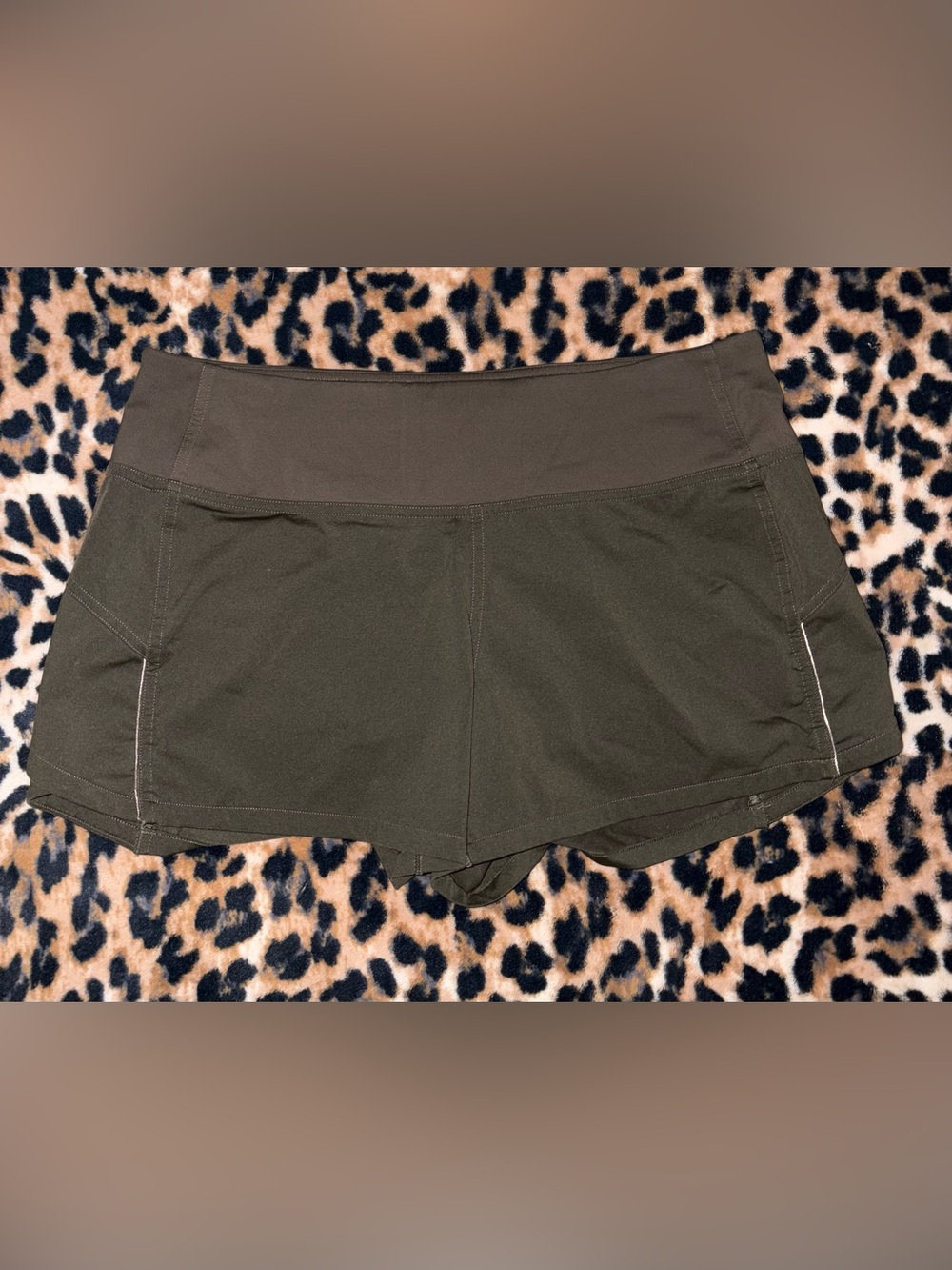 Lululemon Morning Miles Short 3” Women’s size 6 Olive Green Athletic Shorts